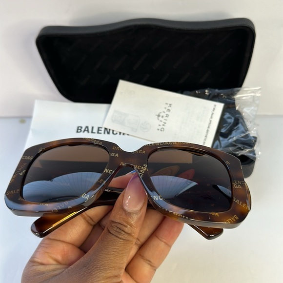 New Authentic Balenciaga
Women's BB0069S 53mm New Havana Rectangle Sunglasses - Picture 11 of 13